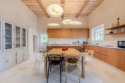 Maison - 330 m² - 8 pièces