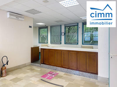 Bureau - 79 m² - 2 pièces