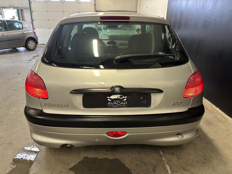 Peugeot 206 1.4 i 75cv / Distribution faite