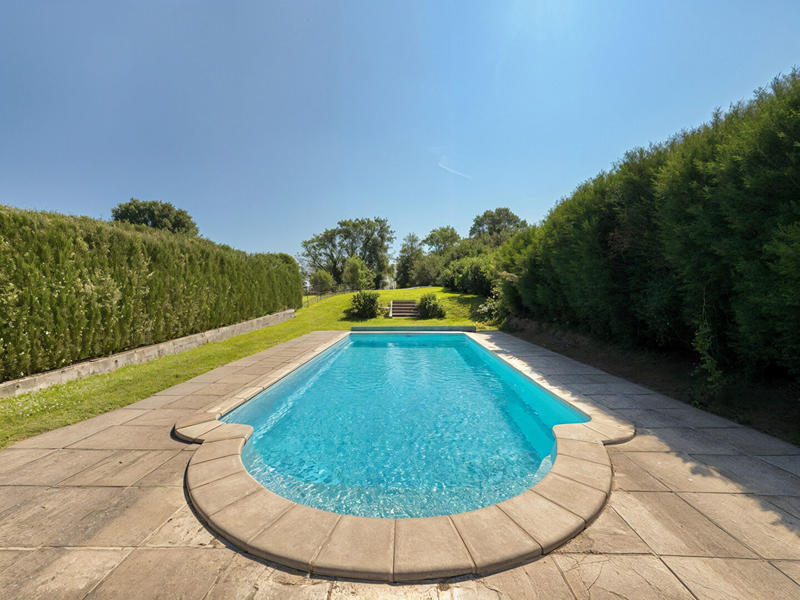 Maison - 269 m² - 9 pièces