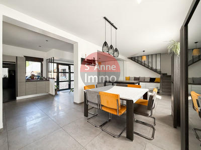 Maison - 230 m² - 6 pièces