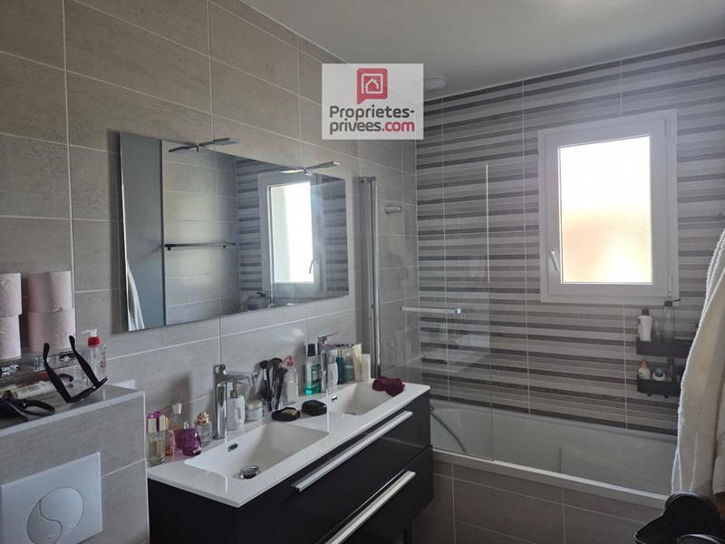 Maison - 102 m² - 4 pièces