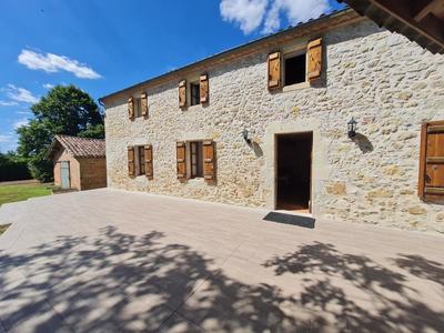 Propriété - 185 m² - 5 pièces