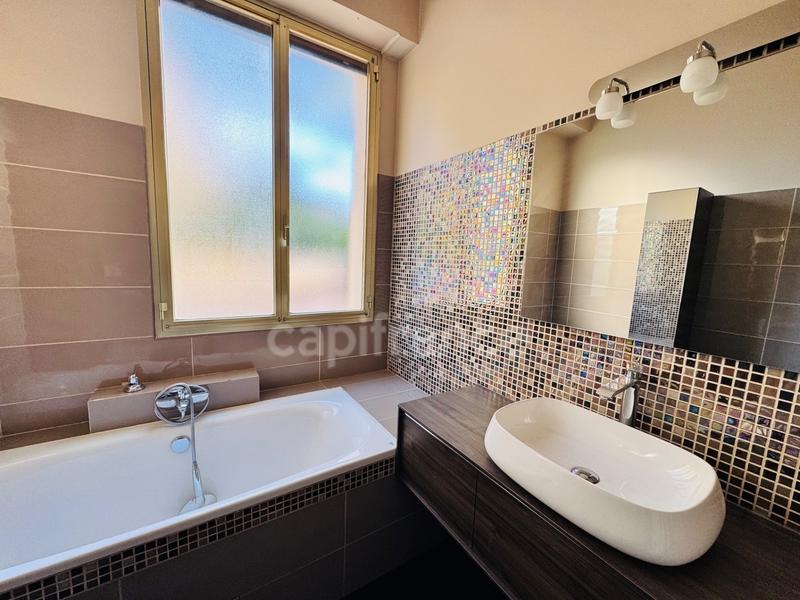 Appartement - 120 m² - 4 pièces