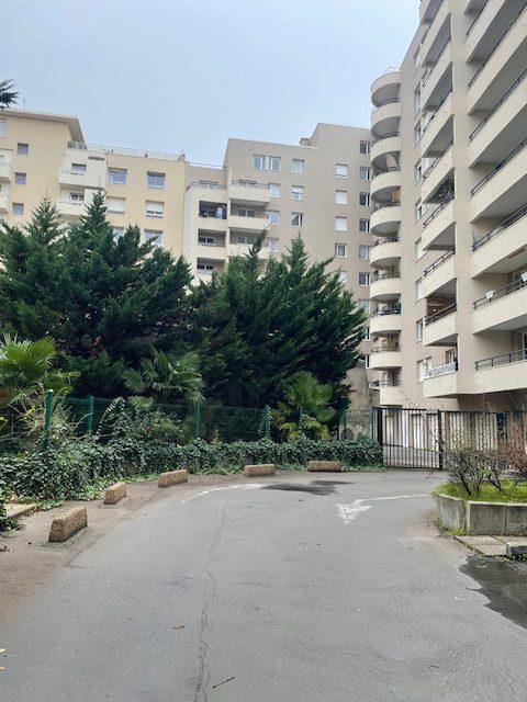 Parking / Garage - 9 m²