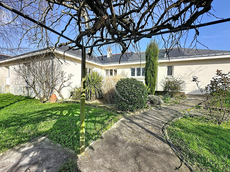 Maison - 179 m² - 8 pièces