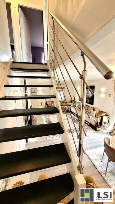 Maison - 122 m² - 9 pièces