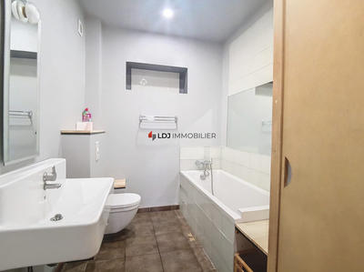 Appartement - 100 m² - 3 pièces