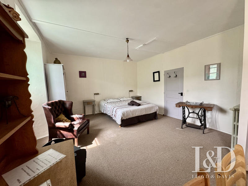 Maison ancienne - 1 490 m² - 40 pièces