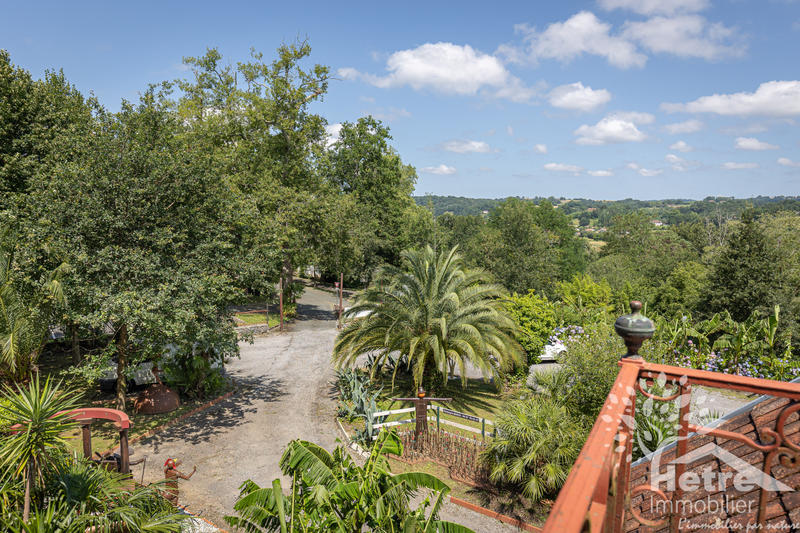 Propriété - 641 m² - 12 pièces