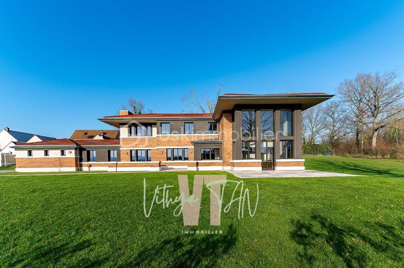 Villa - 368 m² - 10 pièces