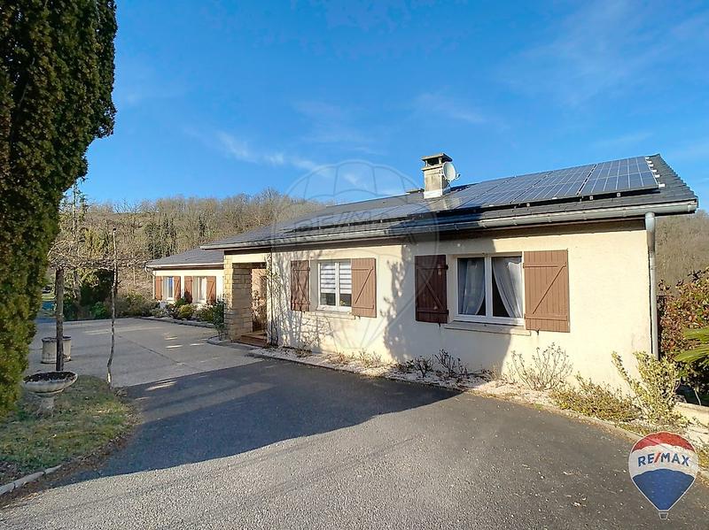 Maison - 222 m² - 9 pièces