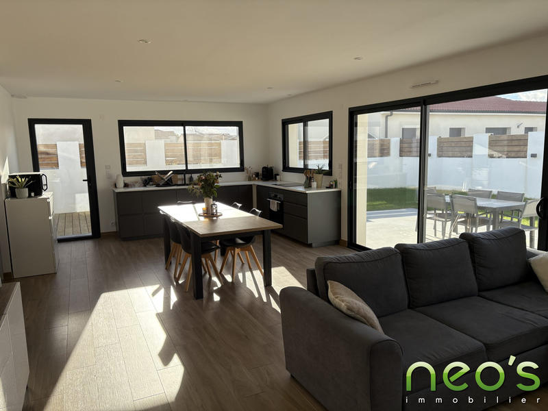 Maison - 98 m² - 5 pièces