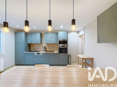 Maison - 90 m² - 4 pièces