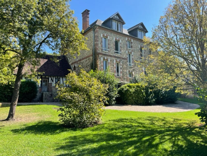 Maison - 316 m² - 10 pièces