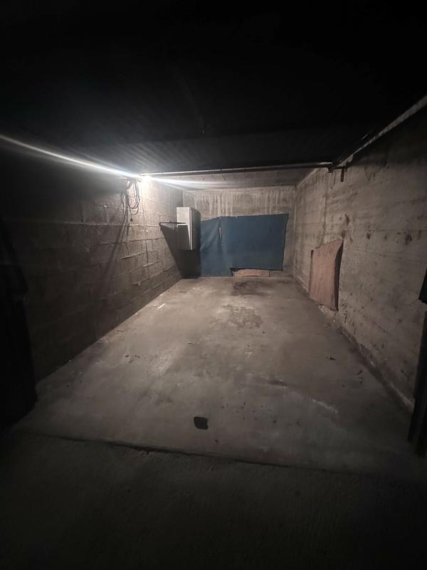 Parking / Garage - 14 m²