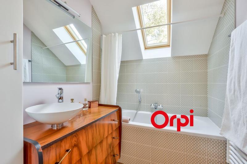 Maison - 190 m² - 8 pièces