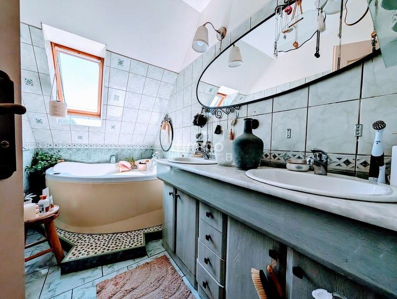 Maison - 160 m² - 8 pièces