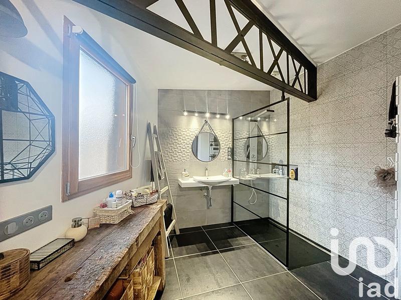 Loft - 150 m² - 3 pièces