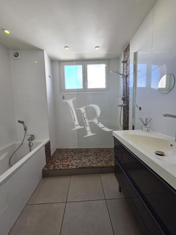 Appartement - 84 m² - 3 pièces