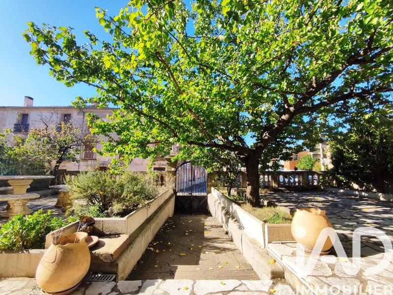 Maison de ville - 285 m² - 9 pièces