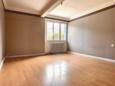 Maison - 183 m² - 7 pièces