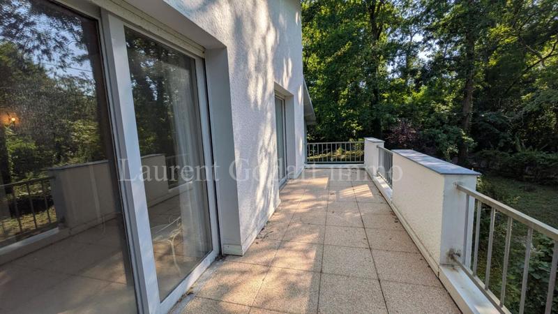 Maison - 186 m² - 8 pièces