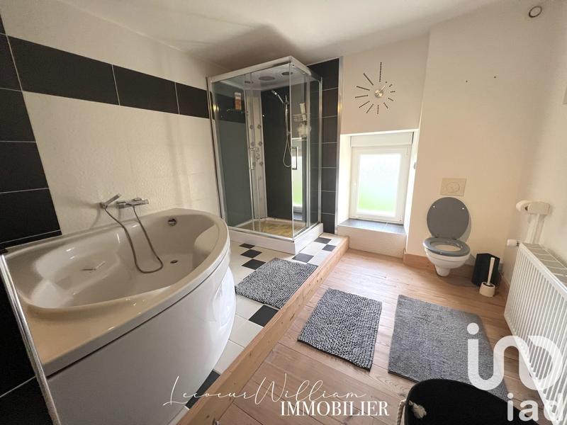 Maison - 236 m² - 8 pièces