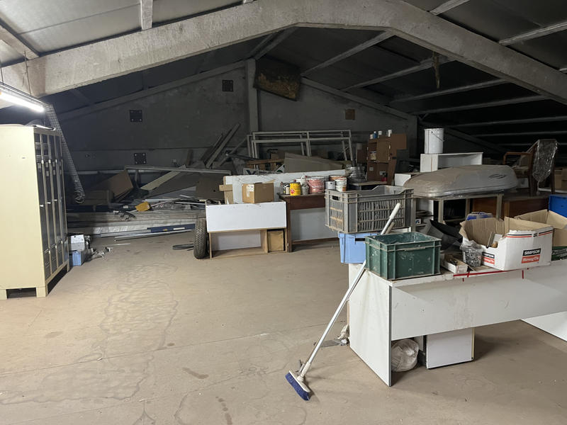 Local commercial - 1 500 m²