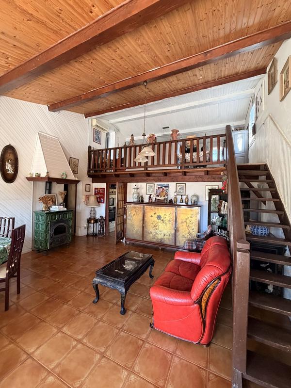 Maison traditionnelle - 207 m² - 10 pièces