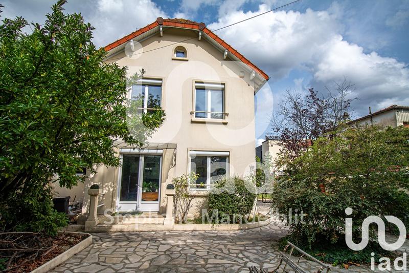 Maison - 140 m² - 8 pièces