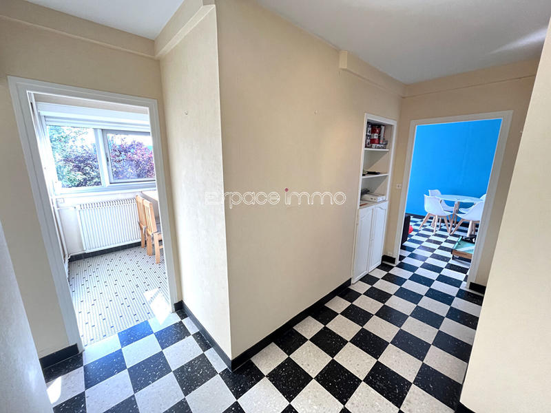 Chambre - 77 m² - 5 pièces