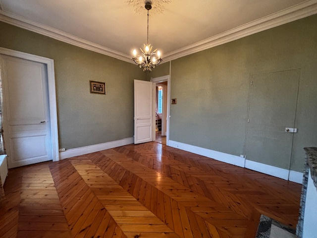 Propriété - 160 m² - 7 pièces