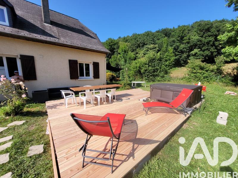 Maison - 200 m² - 8 pièces
