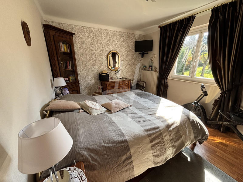 Maison - 300 m² - 6 pièces