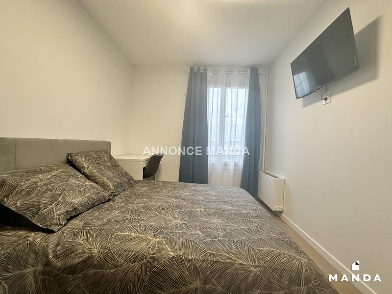 Chambre - 9 m² - 5 pièces