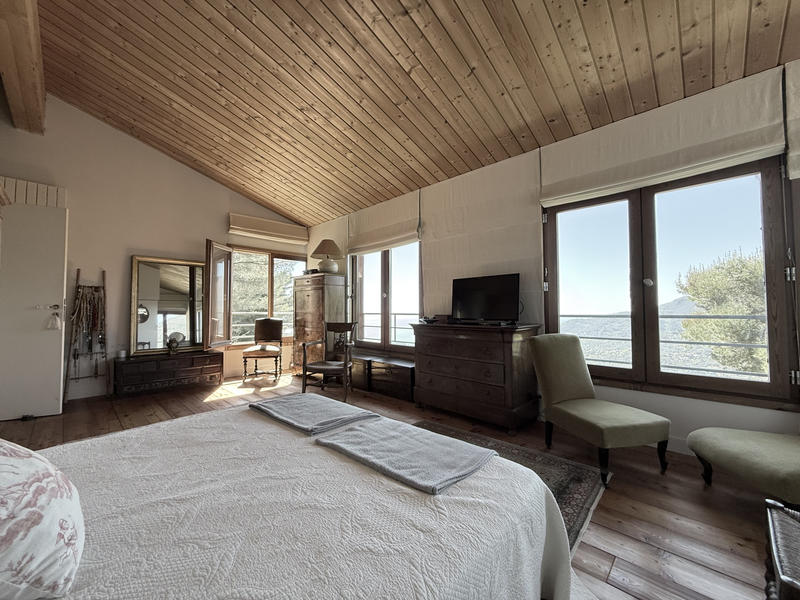 Maison - 180 m² - 6 pièces