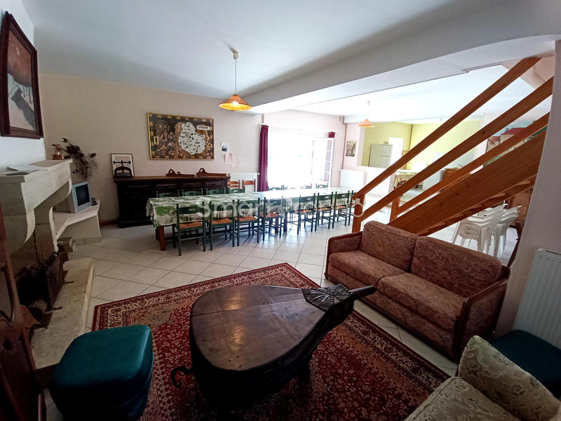 Propriété - 882 m² - 49 pièces