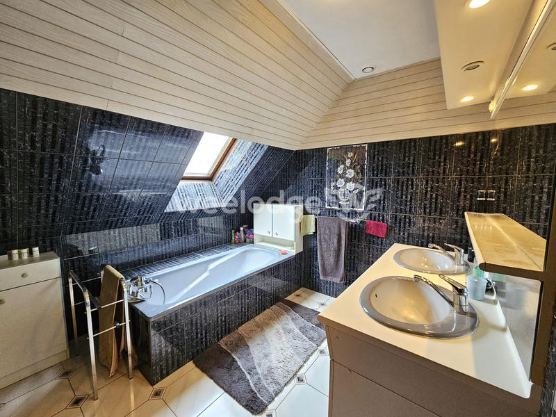 Maison - 150 m² - 6 pièces