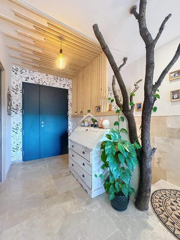 Propriété - 251 m² - 8 pièces