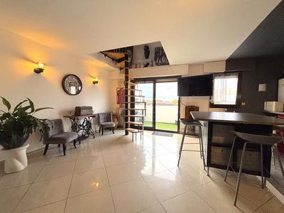 Appartement - 77 m² - 77 pièces