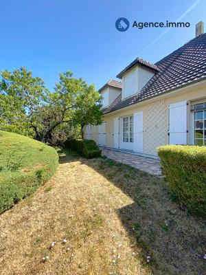 Maison traditionnelle - 132 m² - 7 pièces