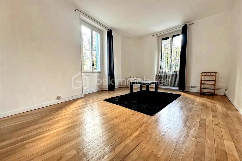 Maison - 260 m² - 9 pièces