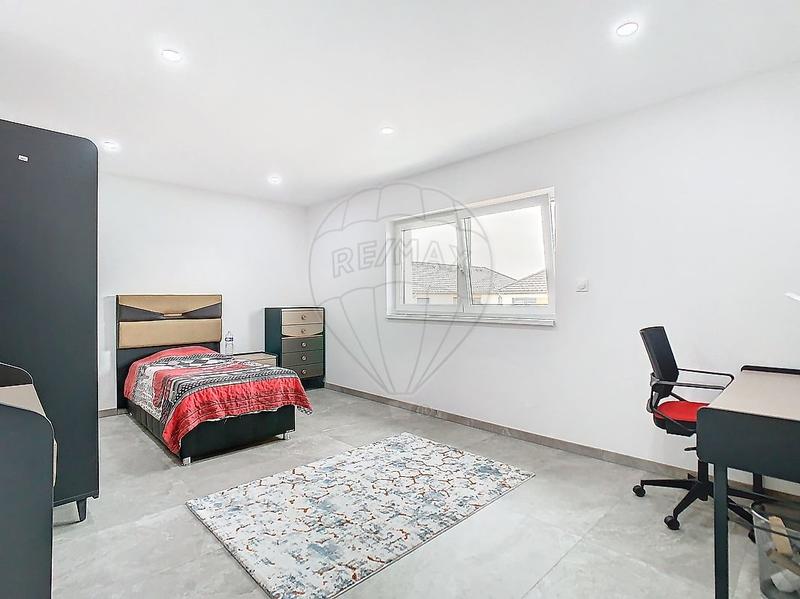 Maison - 180 m² - 7 pièces