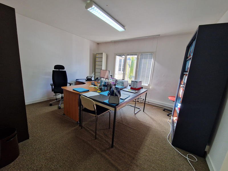 Local commercial - 190 m² - 8 pièces