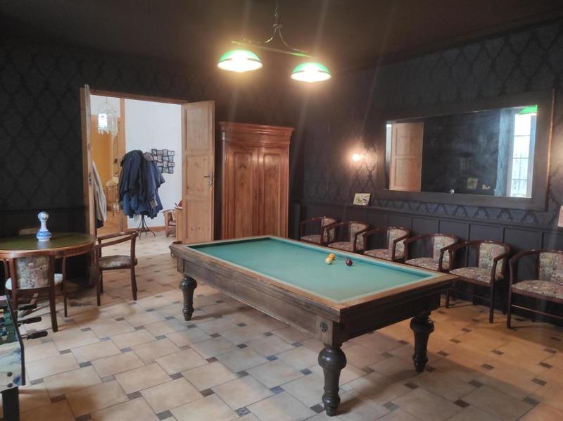 Maison - 460 m² - 18 pièces