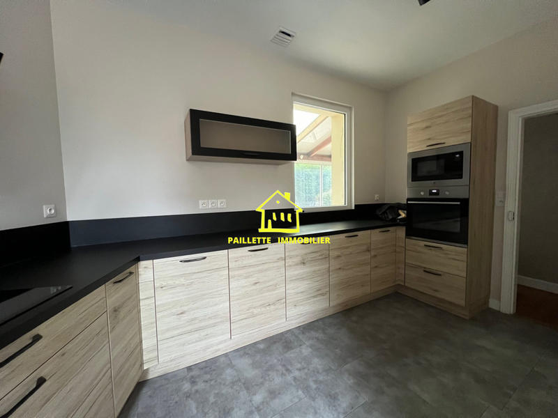 Maison - 202 m² - 5 pièces