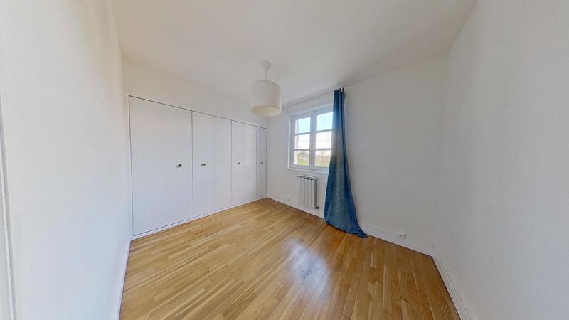 Maison - 214 m² - 5 pièces