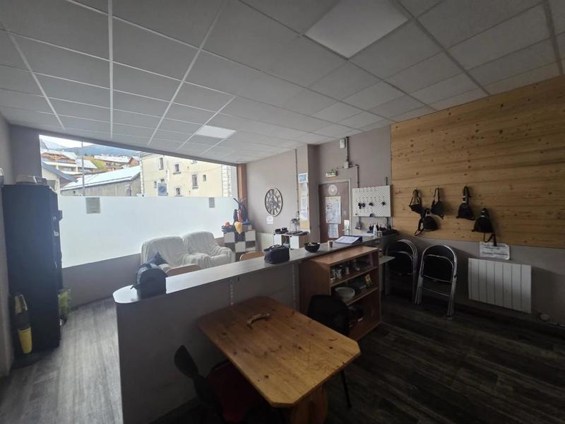 Entrepôt - 667 m² - 4 pièces