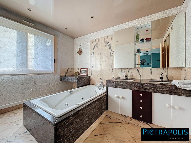 Appartement - 132 m² - 4 pièces